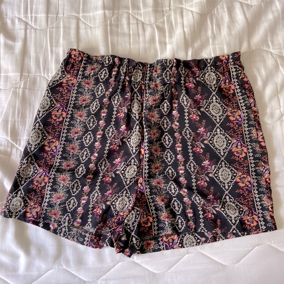 Dex patterned shorts - Picture 1 of 1